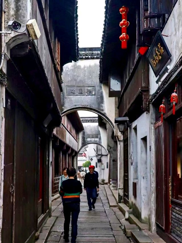 Pagoda Street: The Heart of Zhenze Ancient Town