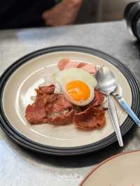 ร้านเก่าแก่ในตำนาน ตรงข้ามรร.สวนกุหลาบ