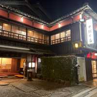 当日仕入れた最高級の松阪牛のすき焼きが堪能できるお店🍲