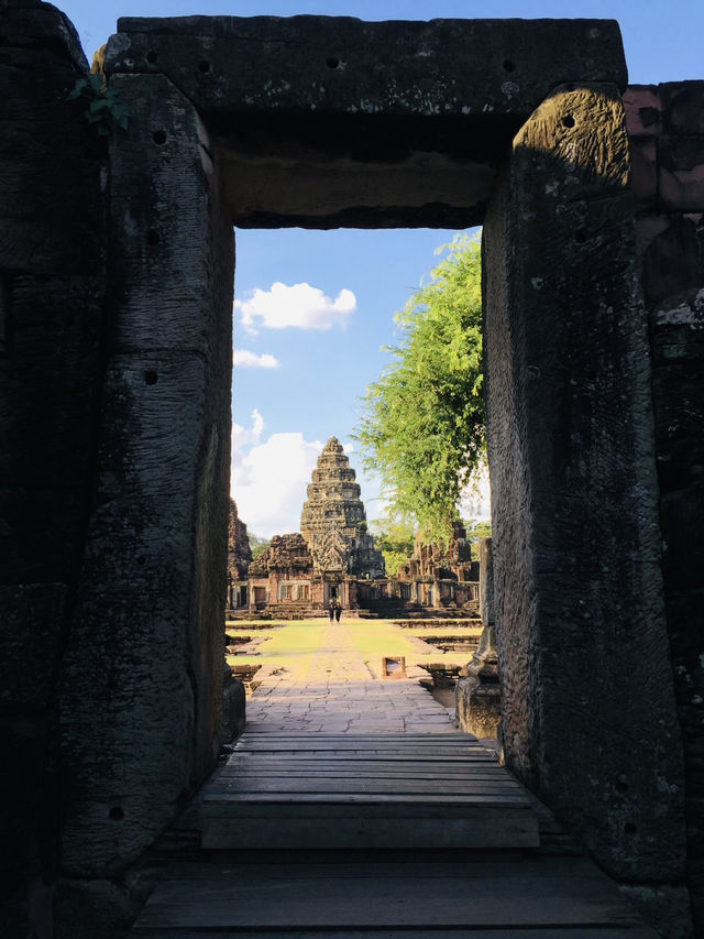 ย้อนเวลาสู่เมืองเก่าที่ปราสาทหินพิมาย นครราชสีมา