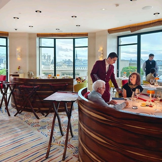 elegant dining with river view of seine