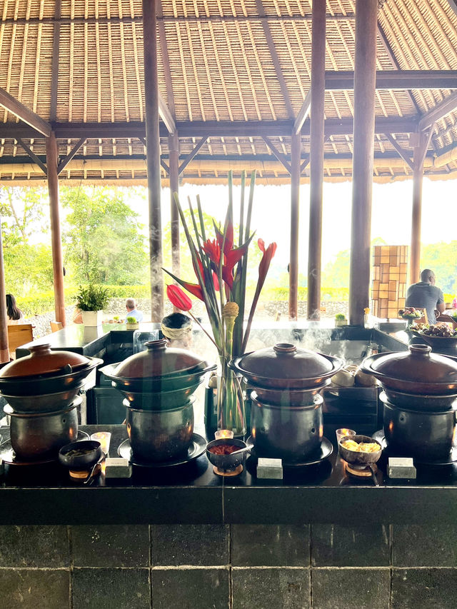 Breakfast buffet ที่โรงแรม Alila Ubud บาหลี