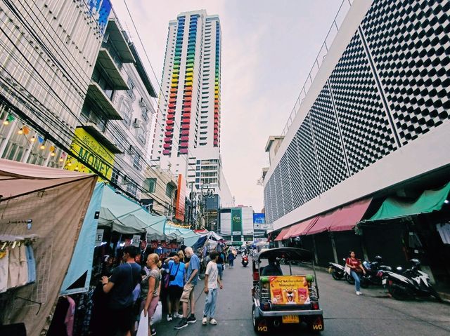 泰國曼谷市中心著名水門市場商圈一日遊行程，曼谷最著名的旅遊市場，適合休閒逛街打卡拍照📸