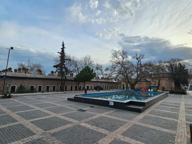伊斯坦堡旅行〔布爾薩大清真寺〕，雄偉壯麗的伊斯蘭建築