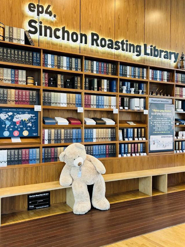 首爾新村 | ARC 書店＆咖啡館 📚☕️熊熊超級可愛的