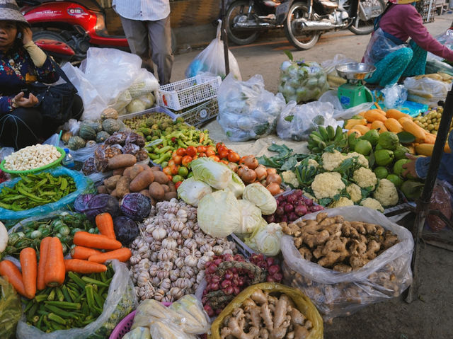 เดินเที่ยวตลาดเช้า หาของกิน พระตะบอง