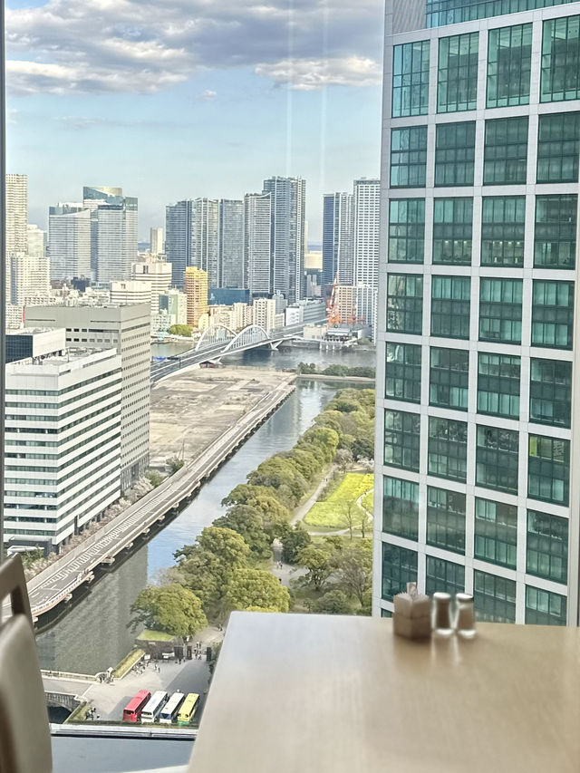 【東京・汐留】ハイコスパでお得すぎなアイコニックランチブッフェ