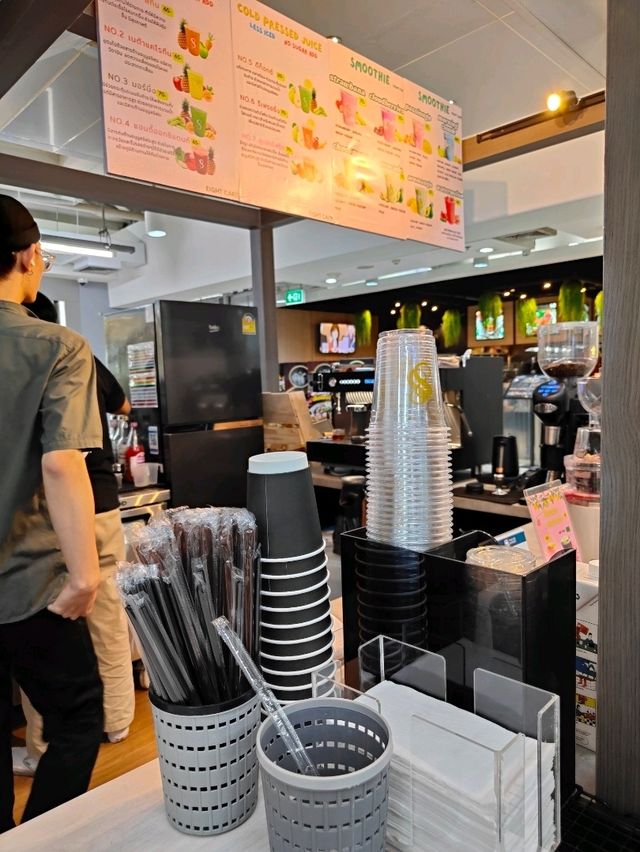 eight Cafe 