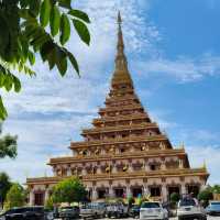 🎑  พระธาตุแก่นนคร