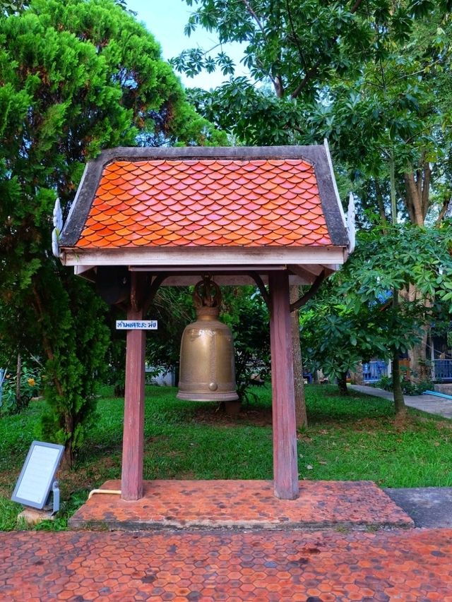 สักการะพระธาตุศรีสองรัก