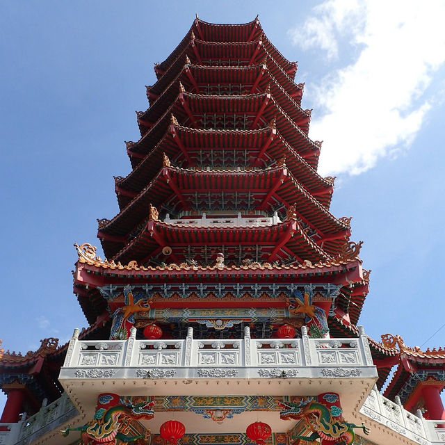Pagoda Ling San Tuaran: Stairway to Heaven & the Best Noodles You’ll Ever Cry Over🏯🍜