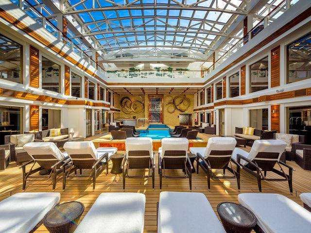 Norwegian Bliss: The Ship That’s Basically a Floating Vegas Resort 🎰🌅🚢