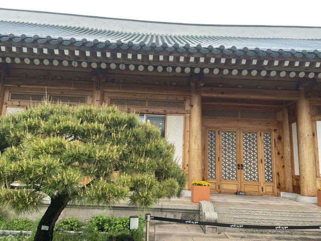 다사다망한 요즘. 가족과 함께 영욕의 청와대 속으로