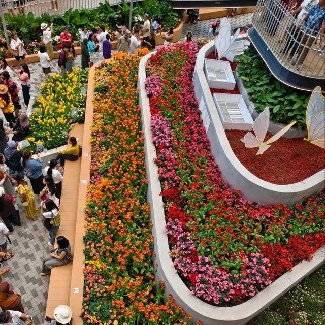 นิทรรศการมหัศจรรย์พรรณไม้ “Wondrous Bloom” 