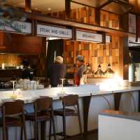 ร้านดินเนอร์สุด Cozy ย่านประดิษฐ์มนูธรรม