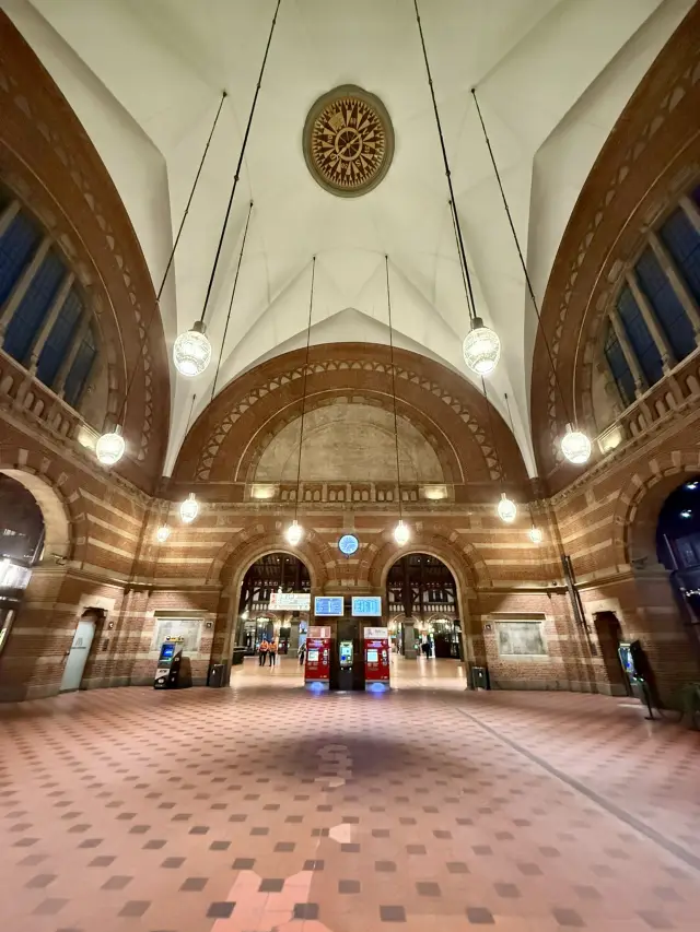 A Day Wandering Through Copenhagen – Art, Design & Bakery Vibes