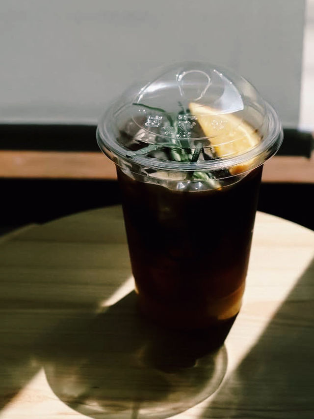 Bean Sprouts Specialty Coffee คาเฟ่สไตล์มินิมอล Bean Sprouts Specialty Coffee คาเฟ่สไตล์มินิมอล