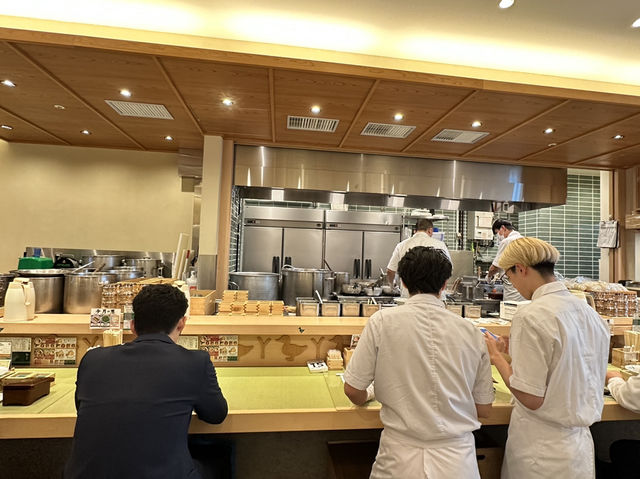 大阪梅田 らぁ麺 鴨と葱 梅田店 Ramen Kamo to Negi Osaka Umeda Branch