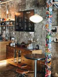GLUR HOUSE (เกลอเฮาส์)