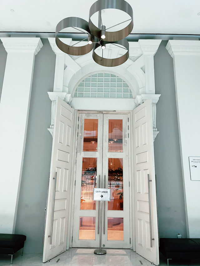 Victoria Theatre & Concert Hall: A Must-Visit Citywalk Gem in Singapore 