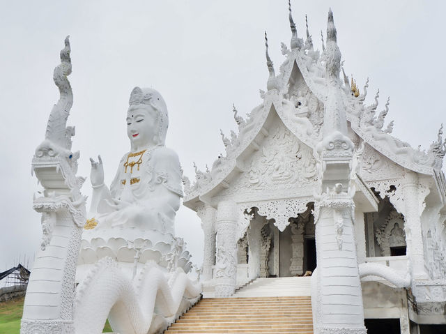 วัดสวยเมืองเชียงราย “วัดห้วยปลากั้ง”
