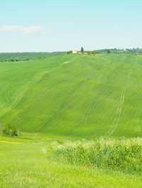 世界遺産の絶景　イタリア　トスカーナのオルチャ渓谷