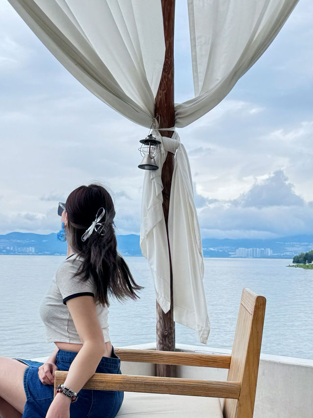 3 Minutes, 1 Window, Infinite Views The most photogenic 3 minutes of my trip! [⏳🪟🌊