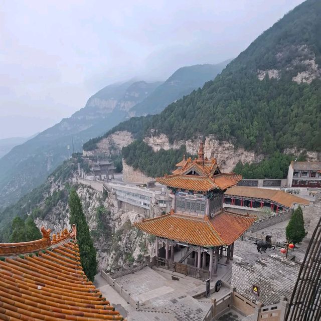 Temples, Cliffs, and “Wait, Is This Real?” Moments