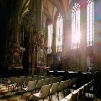 ☀️🏰 *Summer Splendor at St. Stephen's Cathedral: Vienna's Gothic Masterpiece* ✨