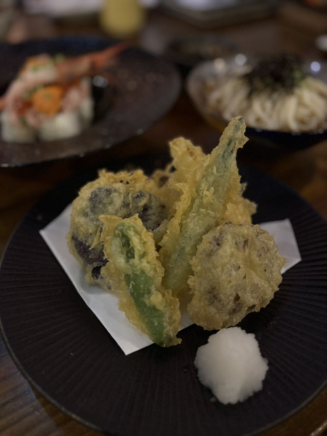 尖沙咀人氣浜燒餐廳，有專人幫忙燒埋