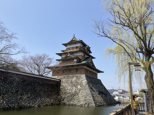 諏訪の高島城に行きました