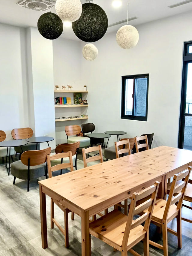 1919 Backpacker Inn (One Night Hostel) – Stylish, Clean & Super Convenient