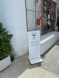 คาเฟ่เล็กๆ แต่อบอุ่นใจ ที่ Ours Café ท่าศาลา