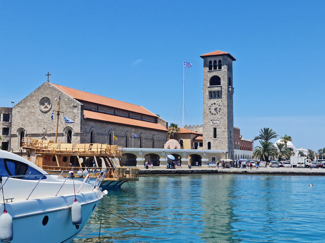 The biggest Greek Island but less famous than others