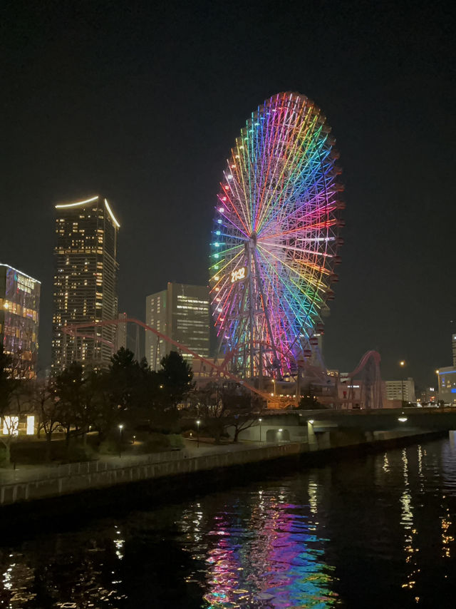 🎡【神奈川・横浜 コスモワールド】大観覧車と光に包まれる、港街の遊園地