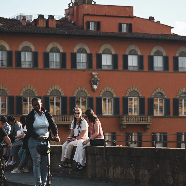 Florence | Turning the Pages of an Art Magazine While Wandering Florence's Streets! 🎨🇮🇹