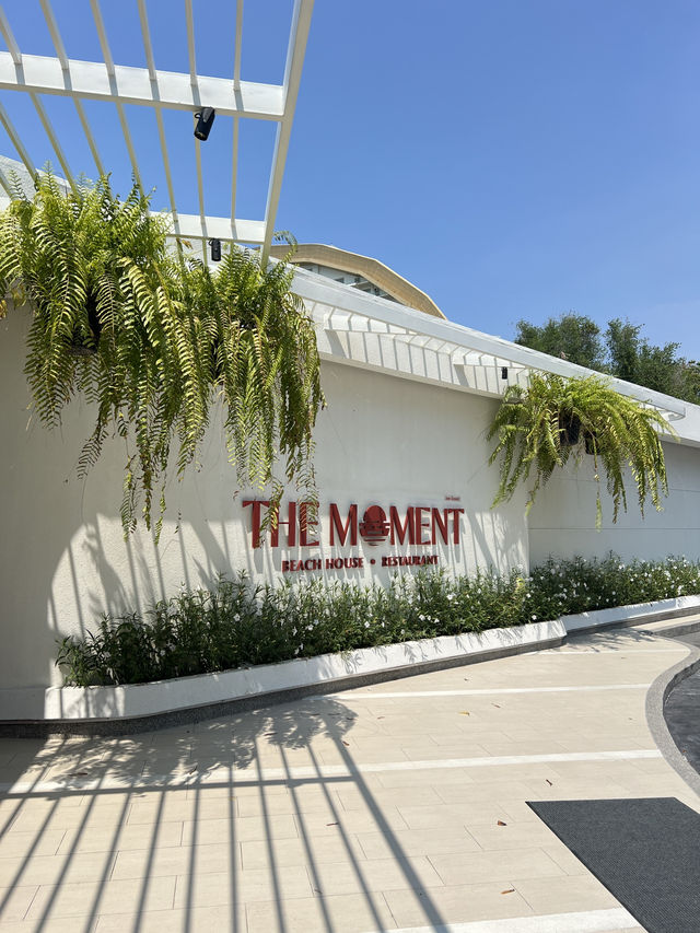 The Moment Beach House ร้านอาหารริมทะเลพัทยา