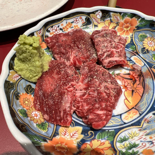 🔥沖繩燒肉初體驗｜琉球パラダイス：重口系拉麵搭配啤酒燒肉，觀光客友善的一站式晚餐選擇！