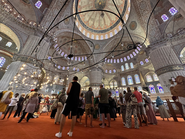 【スルタンアフメト・モスク（Sultanahmet Camii）｜「ブルーモスク」と呼ばれるイスタンブールの象徴的モスク