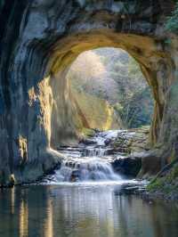 💧幻想的な光と自然が織りなす奇跡「濃溝の滝」で心洗われる旅