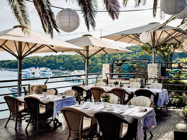 Zori Timeless Restaurant 