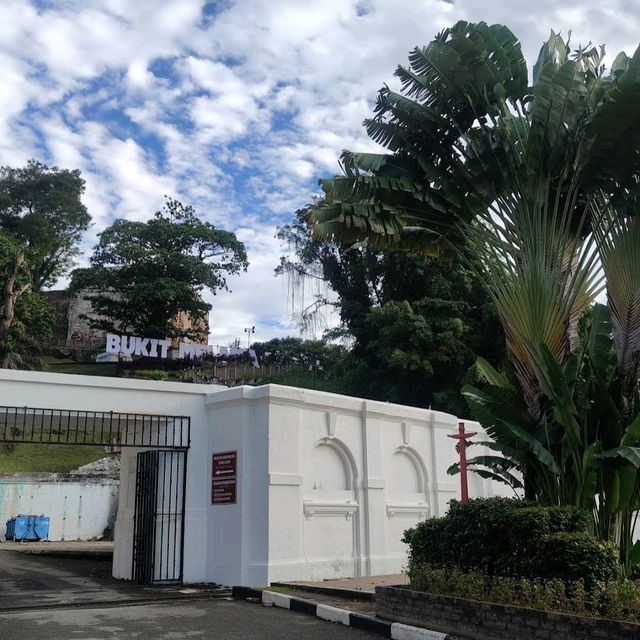 St. Paul's Hill (Bukit St. Paul)