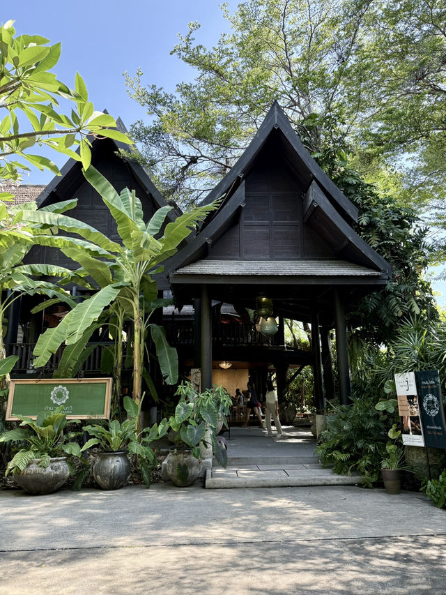 ตามใจคาเฟ่ (Taamjai Café) – สวนชาเขียวร่มรื่น 