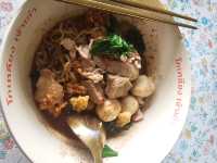 โกเหลียง ก๋วยเตี๋ยวเรือรังสิต ใกล้พระธาตุดอยคำ