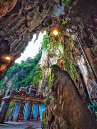 Batu Caves Temple: A Stairway to Spiritual Splendor