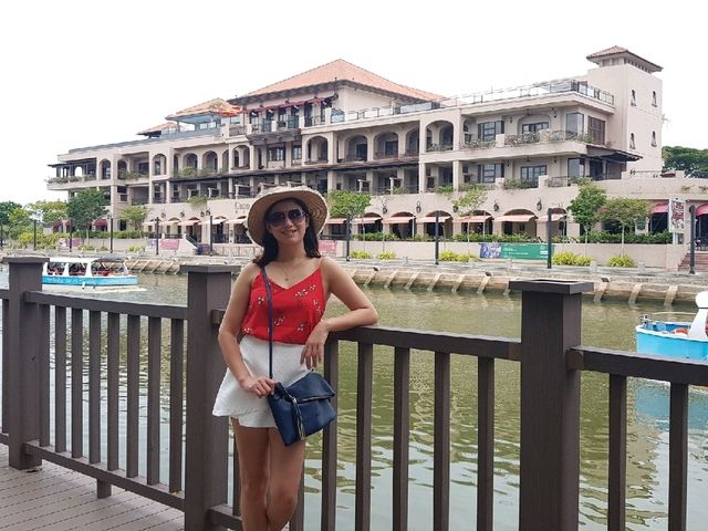 Malacca Moments: Colorful Streets & River Views