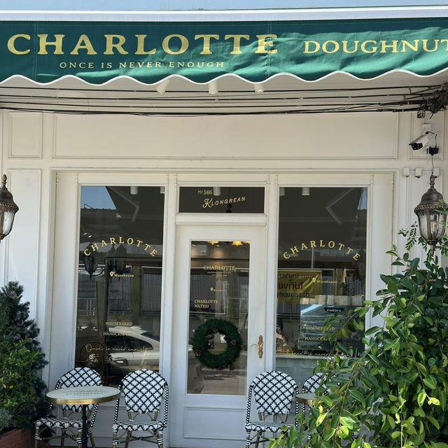 English Elegance & Doughnut Indulgence – My Visit to Charlotte Doughnuts Warehouse, Hat Yai