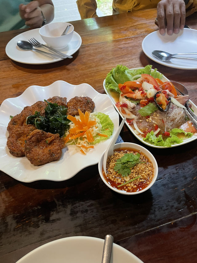 ใครมาปราจีนอยากให้ลองไปทานอาหารร้านนี้ อร่อย