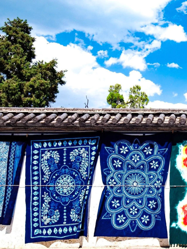 Must-Visit: Xizhou Ancient Town 🌾 Be the Guardian of the Wheat Fields!
