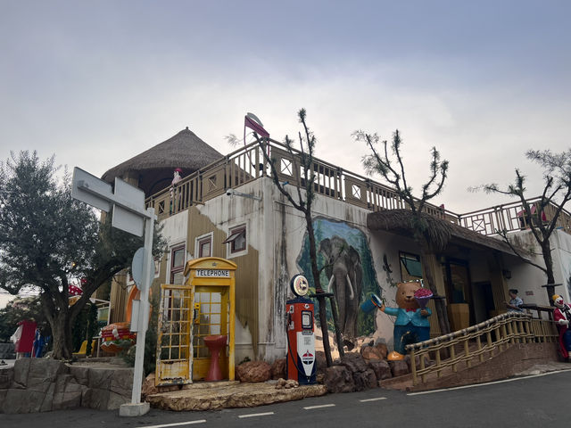Khaoyai Art tree 